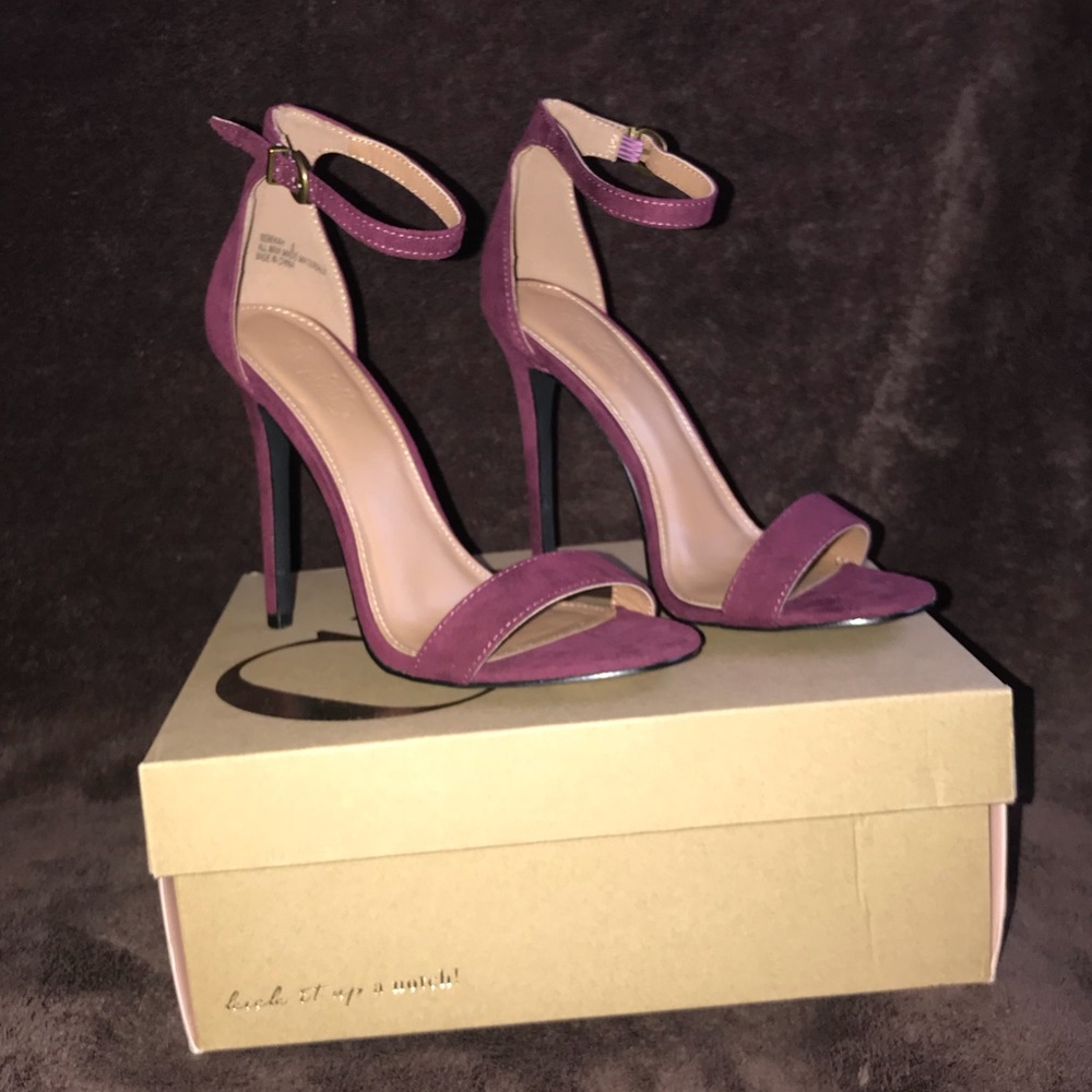 Beautiful Wine colored heels!